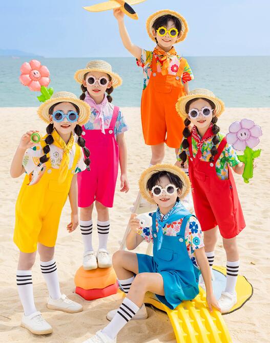 Rakuten - 子供tチアガールダンス衣装 　花柄シャツ カラフルサロペット キッズダンス衣装 男の子 女の子 入園式 ダンス衣装 ダンス衣装 子供ダンス衣装 ダンス衣装 イベント学園祭舞台ステージ衣装 演出服謝恩会 発表会 演奏会110-180cm