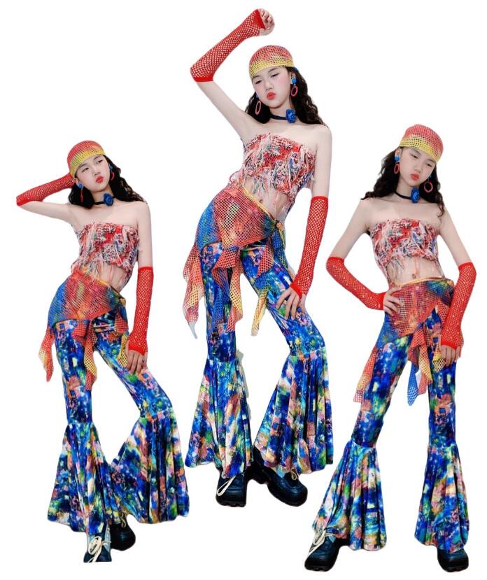 樂天商城 - キッズダンス衣装 時代感 モデル 演出服 団体 チアガール イベント　子供ダンス衣装 舞台衣装 デスコ風 トップス　ラッパパンツ ノスタルジックス風　ラッパパンツ フレアパンツ スカーフ対応 ステージ チーム hippop イベント ステージ衣装 文化祭 原宿系 子供演出服復古系