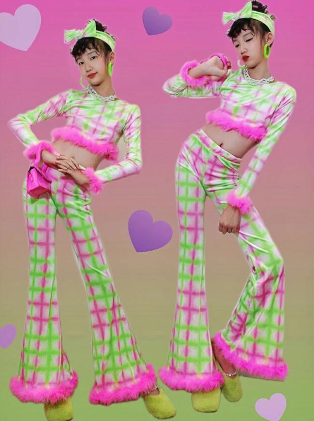 樂天商城 - ラッパパンツ 長袖トップス チェック柄スカーフ子供ダンス衣装 キッズダンス衣装 復古風ダンス衣装 ダンス衣装 ジャズダンス レトロ デスコ風 モデル 団体 チアガール ステージ衣装社交ダンス コスチューム 撮影衣 HIPHOP 香港風 原宿 時代感 発表会 応援団
