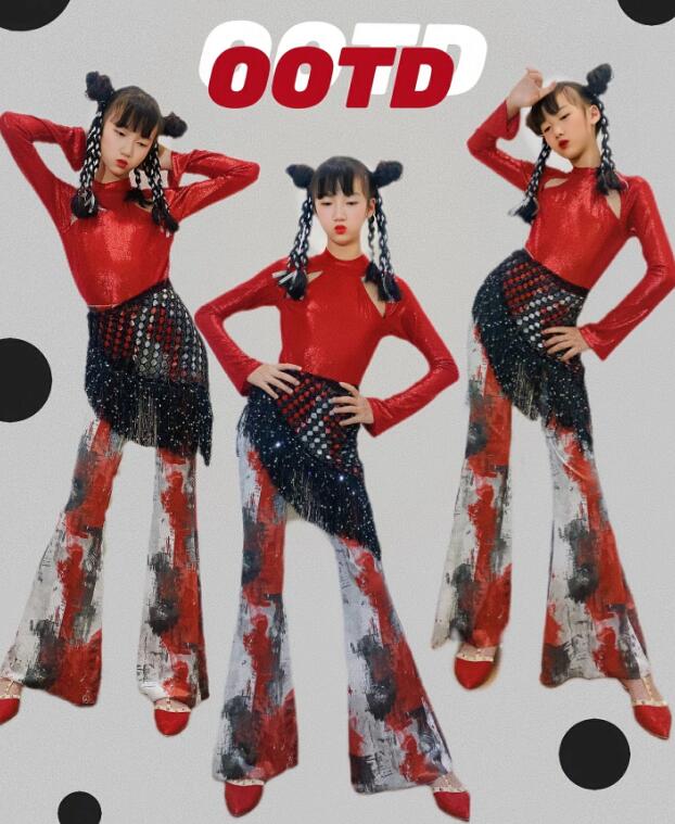 樂天商城 - キッズ ジャズダンス衣装長袖トップス　穴付き　ラッパパンツ レトロ風キッズダンス衣装 女の子 子供ダンス服 パンタロンストレッチ 演出 ガールズ 団体 チアダンス ステージ チーム hippop イベント ファッションショーラテンダンス 復古風 社交ダンス