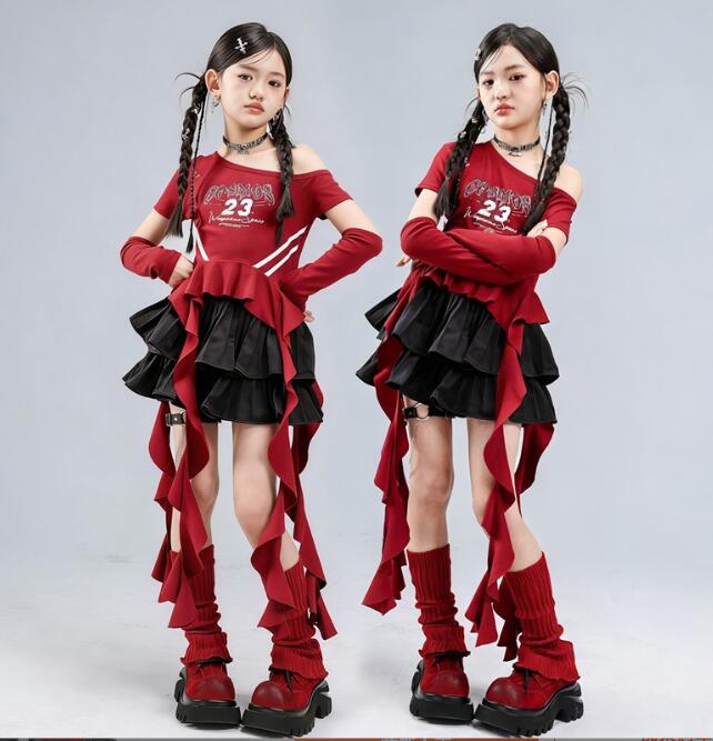 Rakuten - ワインレッドジャズダンス衣装 子供ダンス衣装 フリル付き ショートスカート 半袖シャツ 子供 女の子 キッズ可愛い hiphop　ヒップホップ 応援服 団体服 運動会 学園祭 入学式 卒業式 イベント ジュニア コスチューム 発表会 舞台演出服 ステージ衣装 普段着 子供の日
