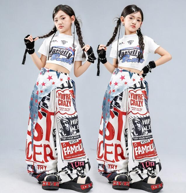 樂天商城 - ジャズダンス 子供ダンス衣装 臍出しトップス総柄 ショート丈トップス 半袖シャツ 子供 女の子 キッズ可愛い hiphopヒップホップ 応援服 団体服 運動会 学園祭 入学式 卒業式 イベント ジュニア コスチューム 発表会 舞台演出服 ステージ衣装 普段着 子供の日