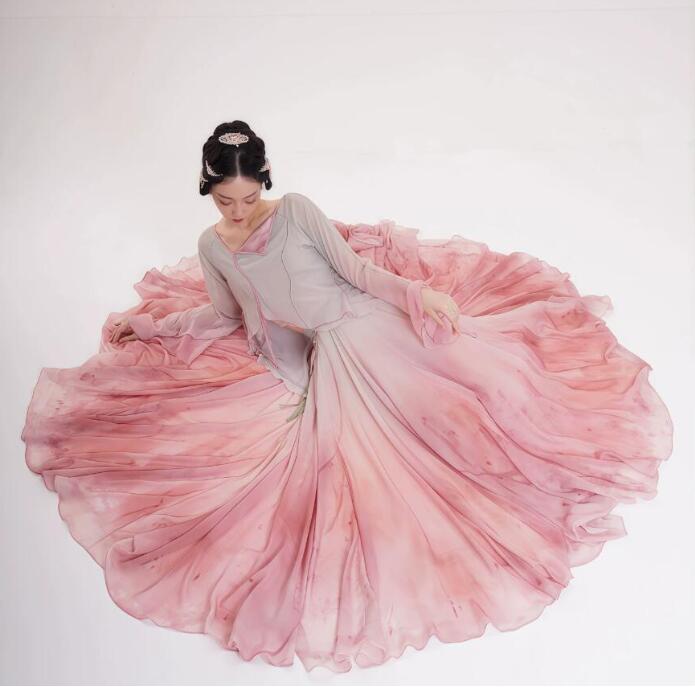 樂天商城 - 大人ダンス衣装 古典ダンス衣装 大きい裾ワンピース広がる　フレア袖 チャイナ服 古代お嬢様 コスプレ衣装 中華風 エスニック 古風 コスチューム 練習用ダンス衣装 撮影 出演衣裳 発表会 演奏会 ダンス衣装 団体 演出衣装 ダンス コスチューム