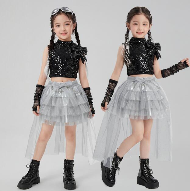 乐天商城 - スパンコール付き子供ダンス衣装 ジャズダンス衣装シルバースカート 舞台演出服 ミニスカート 演出服ダンス衣装 女の子 jazz hiphop かっこいい ダンス衣装 学園祭 文化祭 舞台衣装 シルバー 可愛いチアダンス衣装卒業式入学式イベント運動会110-180cm