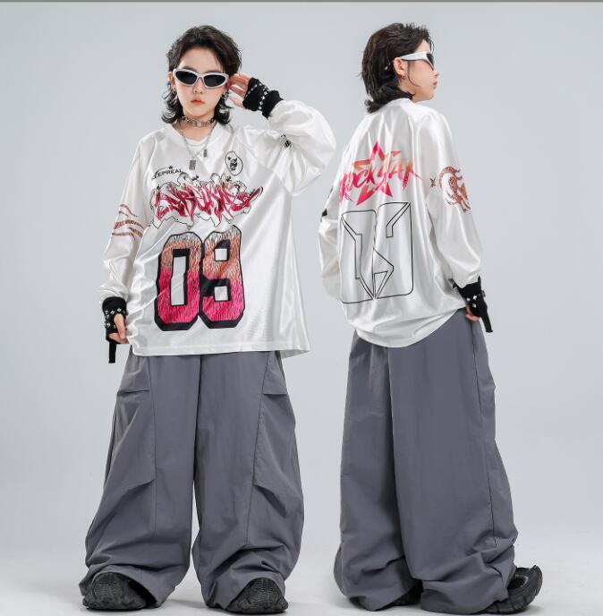 商品名 子供ダンス衣装 キッズ ヒップホップ ダンス衣装 色 画像参考 サイズcm 普通の体型は下記の身長範囲で選んで大丈夫です、大柄の体型はワンサイズアップでお願い致します 110　身長100-110　体重15-20KG 120　身長110-120　体重20-25KG 130　身長120-130　体重25-30KG 140　身長130-140　体重32-37KG 150　身長140-150　体重37-45KG 160　身長150-160　体重45-52KG 170　身長160-170　体重52-60KG 180　身長170-180　体重65-72KG 内容 画像参考 素材 素材：ポリエステル 連絡について ＊土日祝日に電話対応不可、メールでの返信は48時間以内させていただきます。弊社と連絡取れないことはございません、最後まできちんと対応いたします、どうぞご安心ください。 ＊誠に勝手ながら、ご理解頂きますようお願い申し上げます。 注意事項 ＊ページの閲覧環境によって、掲載写真と実際の商品の色合いが異なる場合があります。 ＊モデルに小物を使う場合がございますが、商品に含まれませんのでご了承下さい。 ＊生産過剰や在庫管理条件より細かなキズやヨゴレなどがございます。完璧品をお求めの方と細かい部分を気になさる方は、ご購入をご遠慮ください。 ＊在庫は複数店舗共有しております、在庫更新は遅れるより在庫切れの場合がございます、その場合、できるだけ早めに報告させていただきますが、どうか容赦ください。 ＊商品の仕様は、製造元の都合により予告なく変更する場合があります。 ＊お届けした商品に不備がございましたら、お届け後5日以内にご連絡ください。確認後速やかに対応させていただきます。なお期日を過ぎた場合はお受け致しかねますので予めご了承ください。 ＊他に不明点がございましたら、ご連絡くださませ。商品名 子供ダンス衣装 キッズ ヒップホップ ダンス衣装 色 写真色 内容 画像参考 サイズ 普通の体型は下記の身長範囲で選んで大丈夫です、大柄の体型はワンサイズアップでお願い致します 110　身長100-110　体重15-20KG 120　身長110-120　体重20-25KG 130　身長120-130　体重25-30KG 140　身長130-140　体重32-37KG 150　身長140-150　体重37-45KG 160　身長150-160　体重45-52KG 170　身長160-170　体重52-60KG 180　身長170-180　体重65-72KG 素材 素材：ポリエステル 連絡について ＊土日祝日に電話対応不可、メールでの返信は48時間以内させていただきます。弊社と連絡取れないことはございません、最後まできちんと対応いたします、どうぞご安心ください。 ＊誠に勝手ながら、ご理解頂きますようお願い申し上げます。 注意事項 ＊ページの閲覧環境によって、掲載写真と実際の商品の色合いが異なる場合があります。 ＊モデルに小物を使う場合がございますが、商品に含まれませんのでご了承下さい。 ＊生産過剰や在庫管理条件より細かなキズやヨゴレなどがございます。完璧品をお求めの方と細かい部分を気になさる方は、ご購入をご遠慮ください。 ＊在庫は複数店舗共有しております、在庫更新は遅れるより在庫切れの場合がございます、その場合、できるだけ早めに報告させていただきますが、どうか容赦ください。 ＊商品の仕様は、製造元の都合により予告なく変更する場合があります。 ＊お届けした商品に不備がございましたら、お届け後5日以内にご連絡ください。確認後速やかに対応させていただきます。なお期日を過ぎた場合はお受け致しかねますので予めご了承ください。 ＊他に不明点がございましたら、ご連絡くださませ。