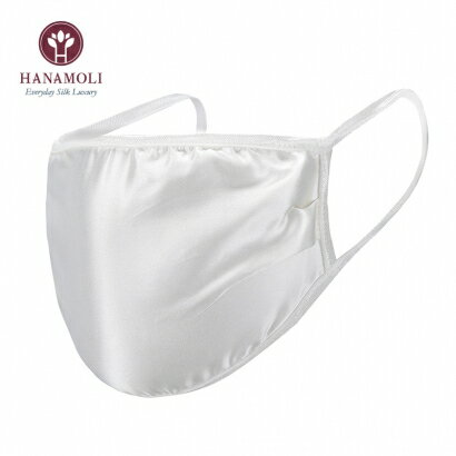 シルクサテンお洒落な美容マスクシルクサテンのサラリとした使用感♪本体を大きめに縫製しました。立体縫製で保湿美容にもお奨め♪カラー：生成りホワイトのみ。silk100%/中国製/UVカット/美容保湿/花粉/飛沫対策