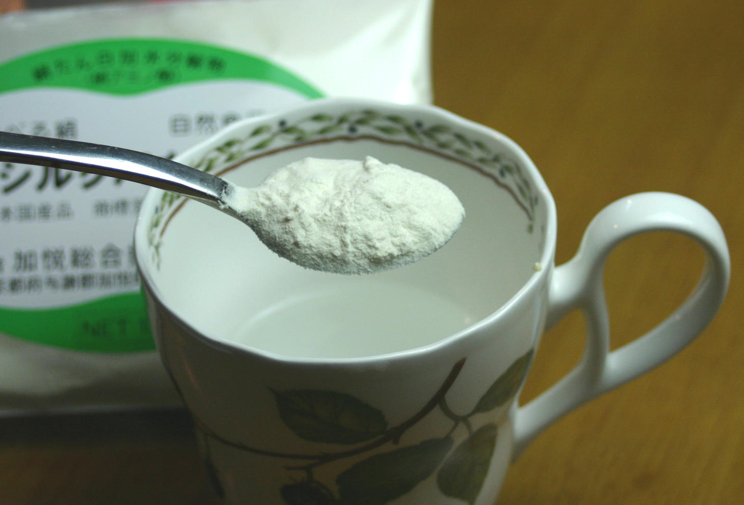 食べる絹 【商標登録】シルクパウダー21食べるシルク 健康補助食品【分子量500以下】Silkフィプロイン70% 1kg必須アミノ酸(BCAA)食品添加用デキストリン(食用澱粉)30%配合日本製/保湿/天然絹糸加水分解物 mayuko-10000017 MAYUKO絹工房 Silk Factory サンプル画像2