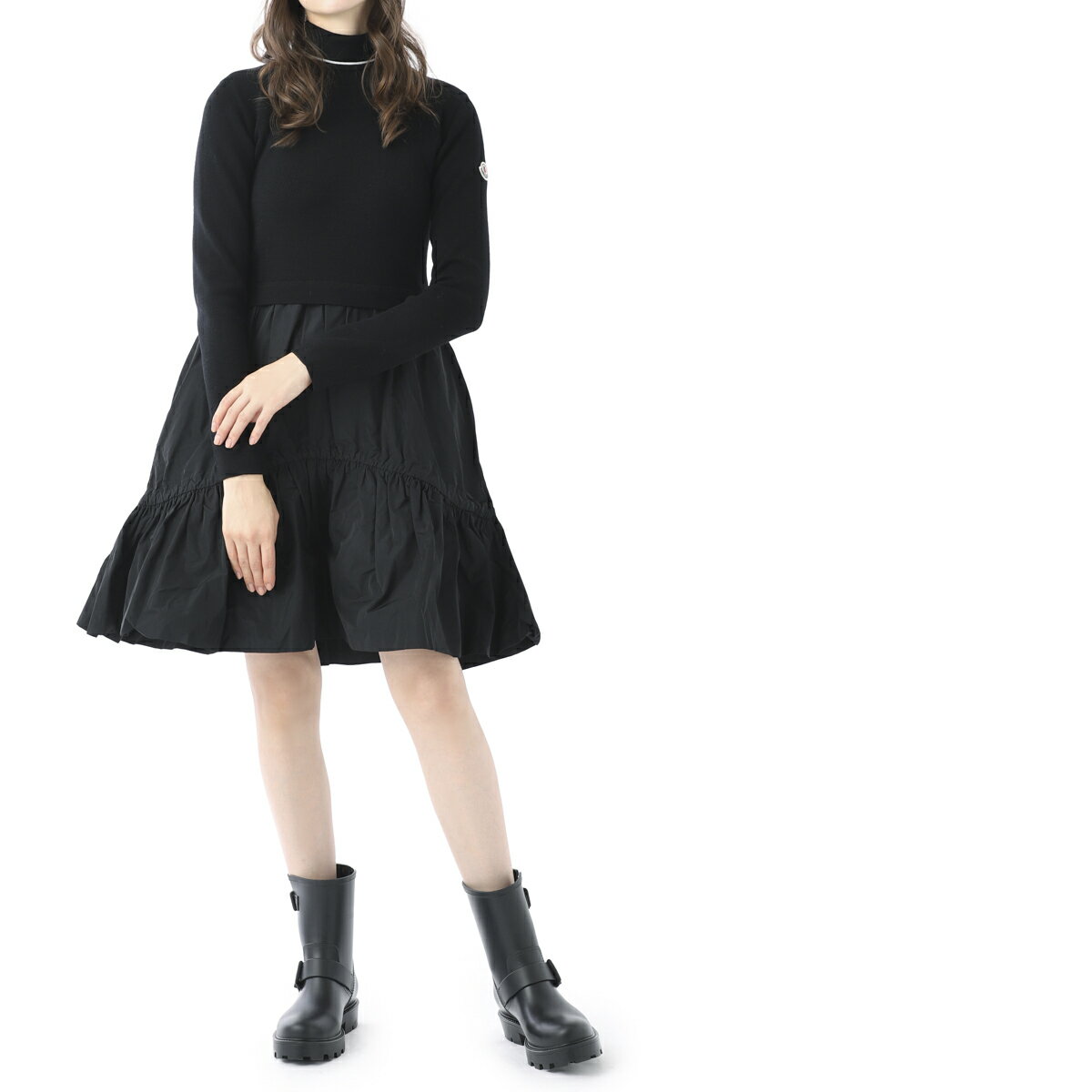 【9/5限定!当選確率1/2!MAX100%POINT BACK!※要エントリー】モンクレール MONCLER ワンピース ブラック レディース 9l00003 m1131 999 ABITO【返品送料無料】[2022AW]のサムネイル