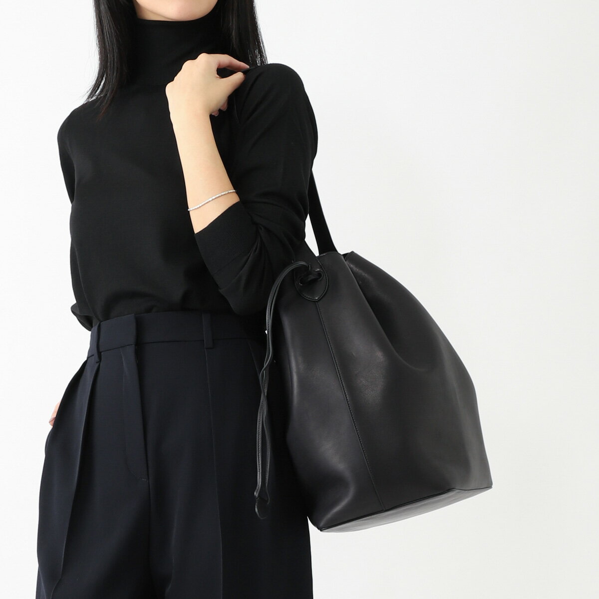 ザ ロウ THE ROW トートバッグ ブラック レディース w1664 l72 blsg BELVEDERE【返品送料無料】のサムネイル