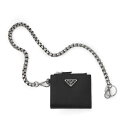 プラダ PRADA 2つ折り財布 小銭入れ付き チェーン付き ウォレット ブラック メンズ 2ml049 2hjd f0002【返品送料無料】