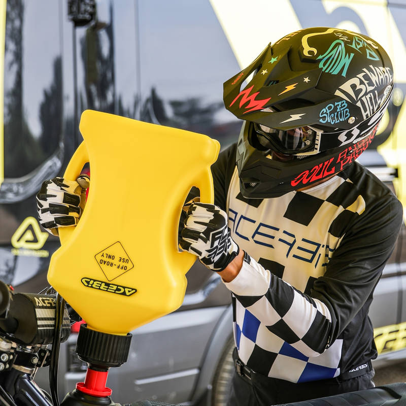 �ںǰ��ͤ�ĩ���ACERBIS ��������ӥ� Gas ����˥����� 10 L�ʰפʥ����å����㡼���㡼