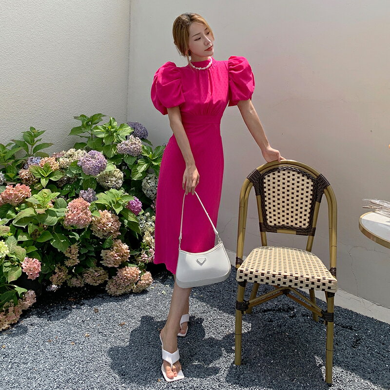 バックリボンワンピース レディース ミモレ丈 ドレス ワンピース 袖あり 半袖 パフスリーブ ハイネック ギャザー オープンバック バックリボン リボン バックシャン ビビッドカラー ローズレッド ピンク かわいい お呼ばれコーデ パーティー a4735