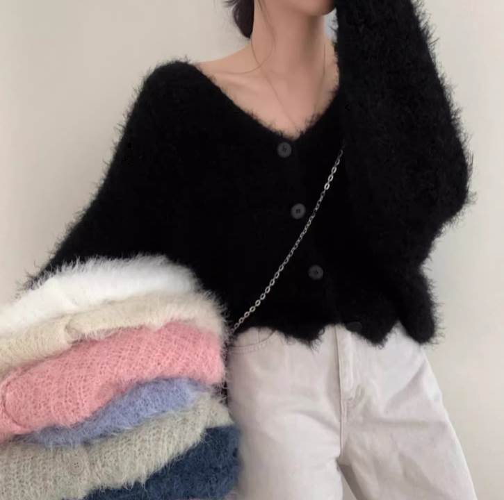 樂天商城 - レディース トップス カーディガン スリム もこもこ ニット ガーリー ストレート セーター 大人可愛い おしゃれ ラブリー 前開き 上着 上品 Vネック ボタン ふわふわ アウター 萌袖 キュート 長袖 ルーズ きれいめ 羽織