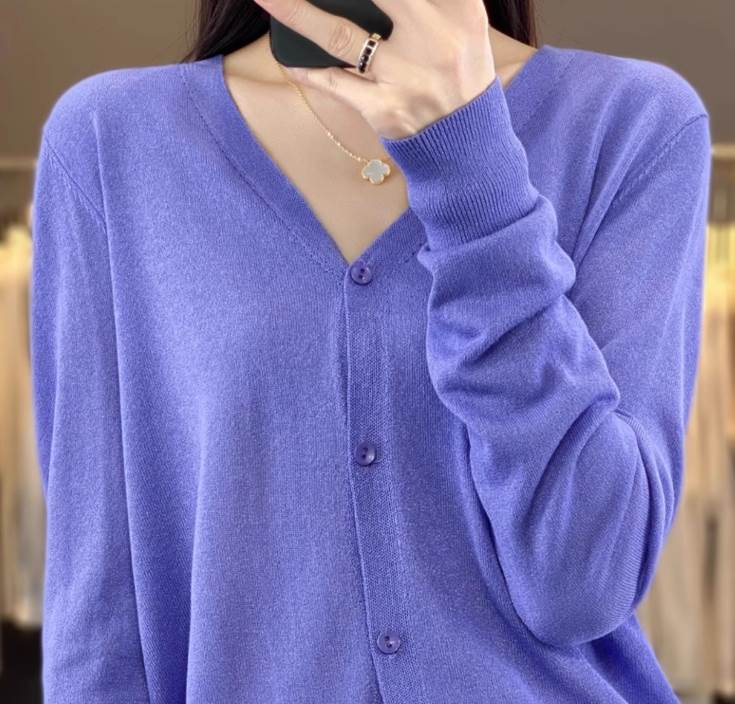 Rakuten - レディース トップス サマーニット ストレート ボタン カーディガン エレガント コンサバ サマーセーター シンプル クール クラシカル 前開き 上着 おしゃれ スリム きれいめ 薄手 アウター Vネック 羽織 長袖 都会的 上品