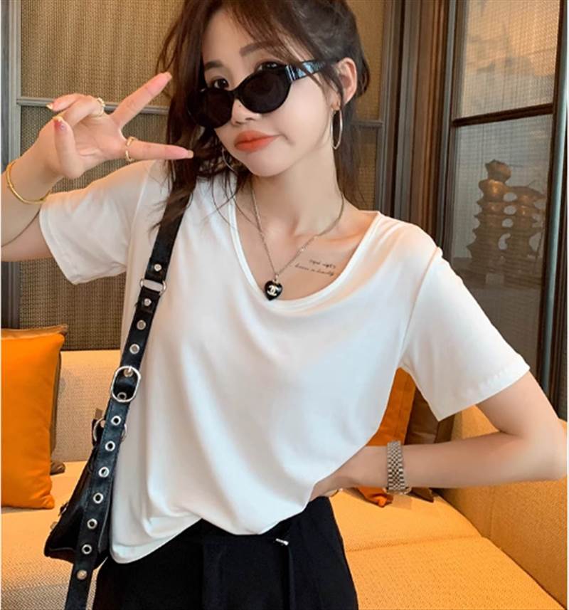 Rakuten - レディース トップス 大人可愛い 無地 シンプル Tシャツ 30代 上品 カジュアル Vネック 40代 通学 10代 デート 学生 20代 お出かけ おしゃれ 学校 お姉さん かっこいい きれいめ 通勤 エレガント 春 リゾート 存在感 夏