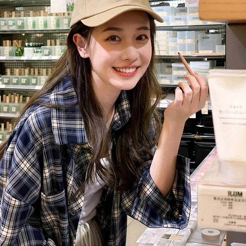 Rakuten - レディース トップス ドロップショルダー かわいい シンプル シャツ キュート 大人可愛い 長袖 こなれ感 抜け感 夏 前開き ルーズフィット メンズライク ポリエステル おしゃれ カジュアル 襟付き コットン ポケット 綿 チェック ラフ