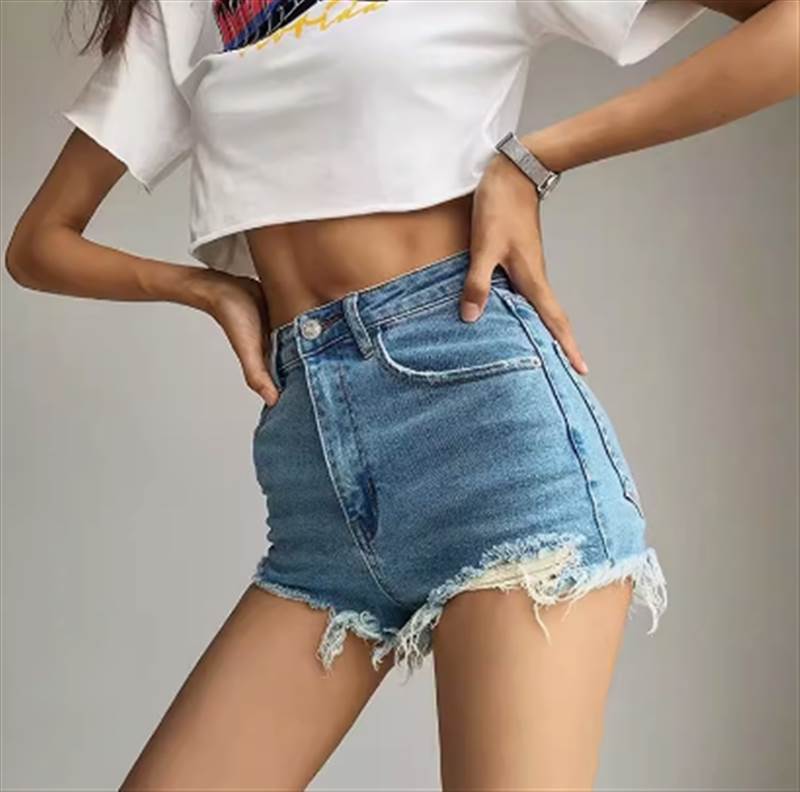 Rakuten - レディース パンツ デニム こなれ感 ショート ボトムス 抜け感 スリム タイト ホットパンツ 春 学生 主役級 学校 20代 存在感 通学 細身 30代 夏 大人可愛い ミニ 10代 カジュアル ラフ デート かっこいい メンズライク