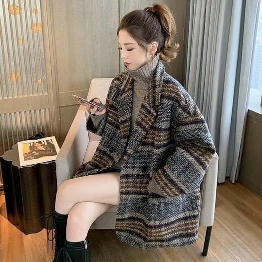 乐天商城 - アウター コート 前開き 上品 かっこいい ミディアム丈コート 抜け感 おしゃれ ウールコート 個性的 存在感 冬 かわいい ポケット 主役級 シンプル こなれ感 カジュアル ダブルボタン きれいめ ミディアム丈 大人可愛い 秋 レトロ