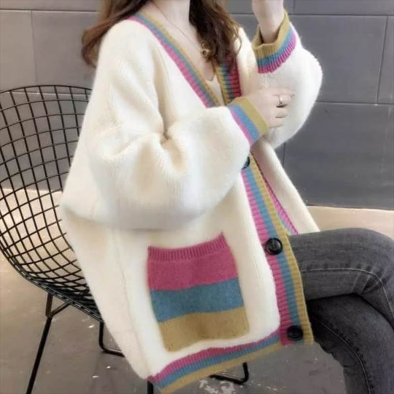 Rakuten - レディース ニット アウター もこもこ ふっくら セーター きれいめ ふわふわ カーディガン 伸縮性 大人可愛い カジュアル 長袖 羽織 かわいい オーバーサイズ ポケット ファスナー 上着 Vネック おしゃれ 萌袖 シンプル 厚手 前開き
