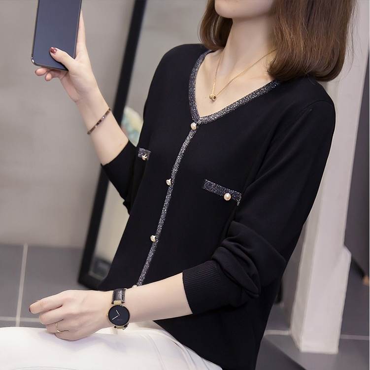 Rakuten - トップス セーター プルオーバー 上品 かっこいい 長袖 秋 おしゃれ ハイVネック 個性的 抜け感 きれいめ かわいい デザインボタン カーディガン風 カジュアル こなれ感 存在感 ミディアム丈 大人可愛い シンプル 冬 主役級