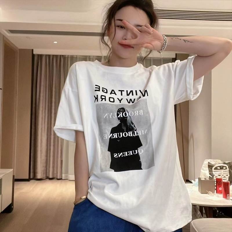 乐天商城 - トップス Tシャツ カジュアル Tシャツ 白トップス レディース 30代 袖あり 公園デビュー 20代 かっこいい ママ 通学 春 休日 学生 男女兼用 ボーイッシュ トップス 女性用 ラウンドネック クルーネック メンズライク 半袖 シンプル