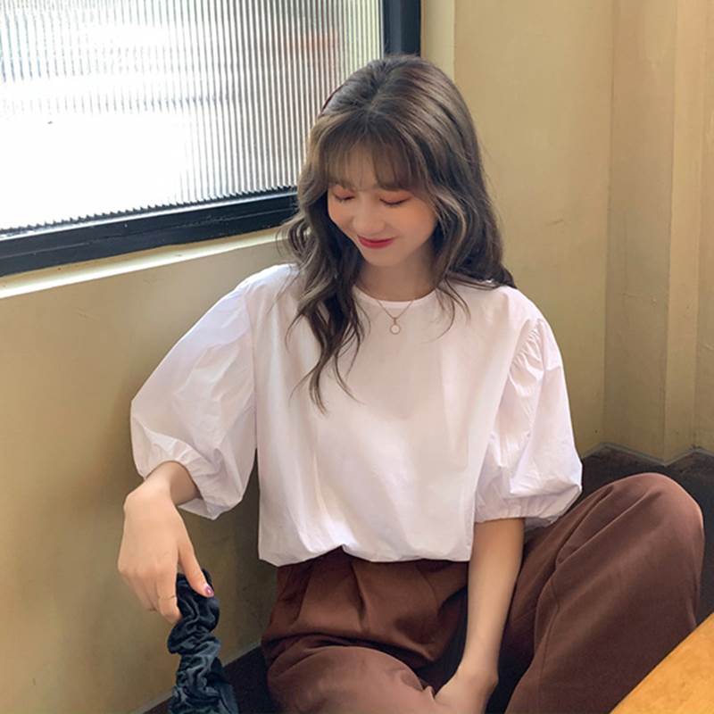 パフスリーブがかわいいブラウス丈が長めなので、気になるお尻もカバーできます。色展開 白 紫 水色サイズ M L XL 2XL《商品について》※当ショップは海外からのノーブランド商品になります。海外製品のため日本商品に比べ品質が劣る場合がござ...