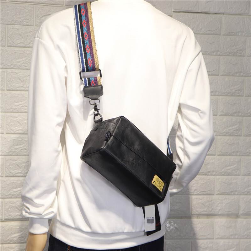 バッグ サコッシュ 旅行 サコッシュ レザー お洒落 普段使い 無地 XL アウトドア フリーサイズ ブラック 通学 男性用 カジュアル 海 オールシーズン 40代 バッグ 30代 シーズンレス ラフ メンズ 学生 柄