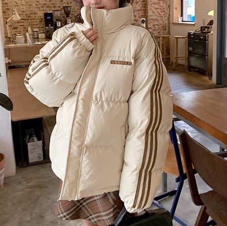 Rakuten - トップス アウター 厚手 アウター ブルゾン モコモコ ルーズ ハイネック ボーイッシュ 大人可愛い 冬 モード系 スポーティー 袖あり シャンパー 綿 ガーリー かわいい トップス 秋 無地 長袖 カジュアル お洒落 もこもこ
