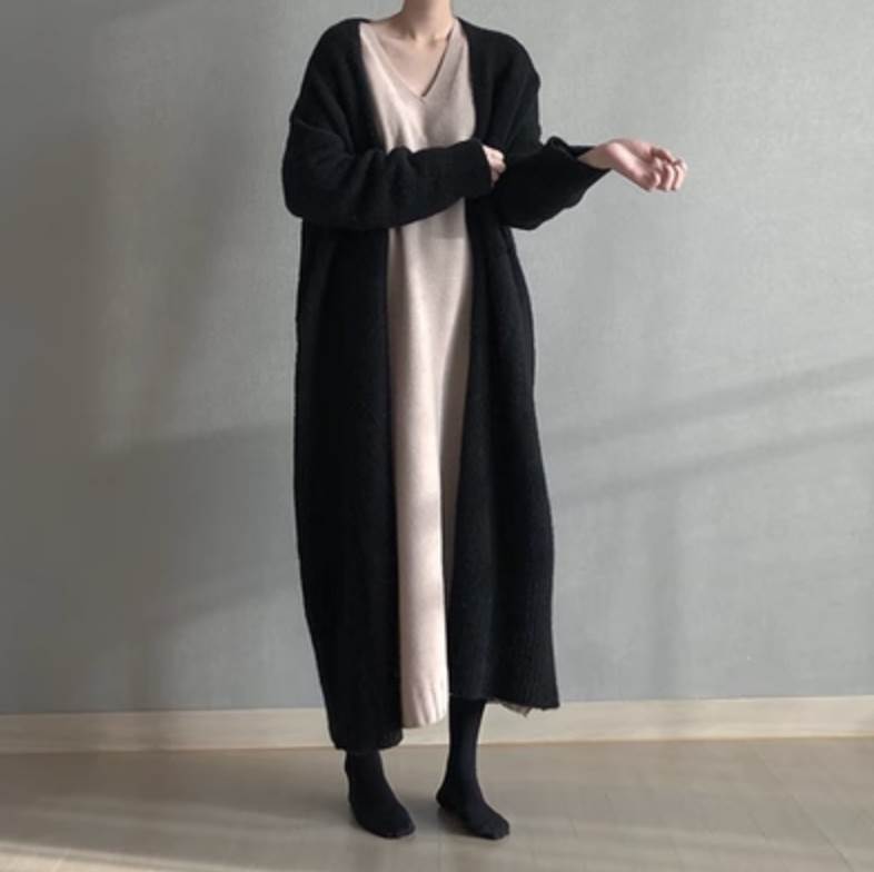 Rakuten - アウター デート 大人可愛い デート ニットソー ルーズ ガーリー ロング 秋 キュート きれいめ 主役級 春 レトロ 冬 存在感 クール 上品 アウター 個性的 袖あり 長袖 大人 ロング丈 かわいい