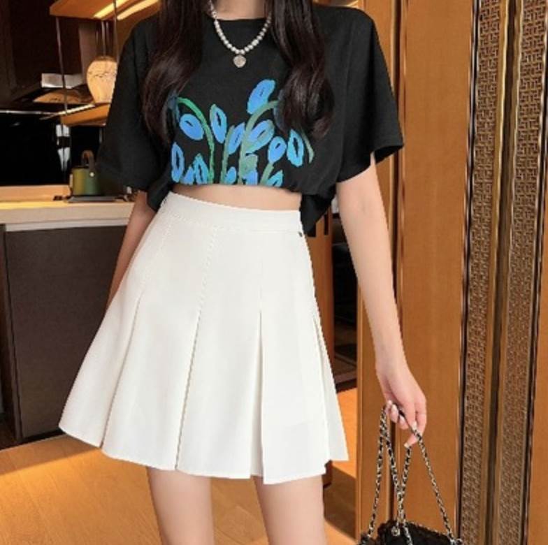Rakuten - スカート オールシーズン キュート オールシーズン ショート おしゃれ 秋 かわいい 冬 大人女子 春 きれいめ シンプル 主役級 大人可愛い 20代 10代 ミニスカート スカート 夏 カジュアル シーズンレス ショート丈 レトロ ガーリー