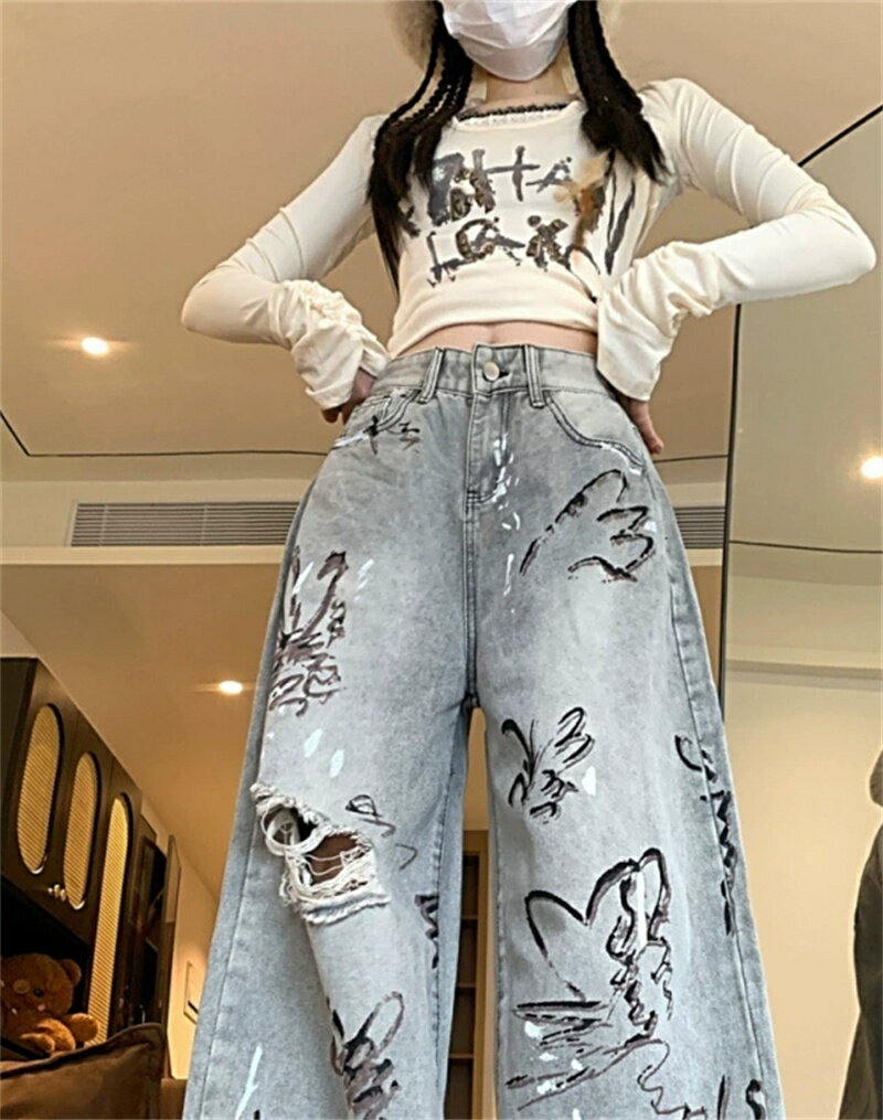 樂天商城 - ワイドパンツ デニム ジーンズ レディース ジーパン ズボン ボトムス ダメージ 加工 クラッシュ 落書き プリント 総柄 ペイント ストレート ゆったり 体型カバー 脚長 着痩せ 美脚 ハイウエスト モード ストリート カジュアル 10代 20代 30代 40代