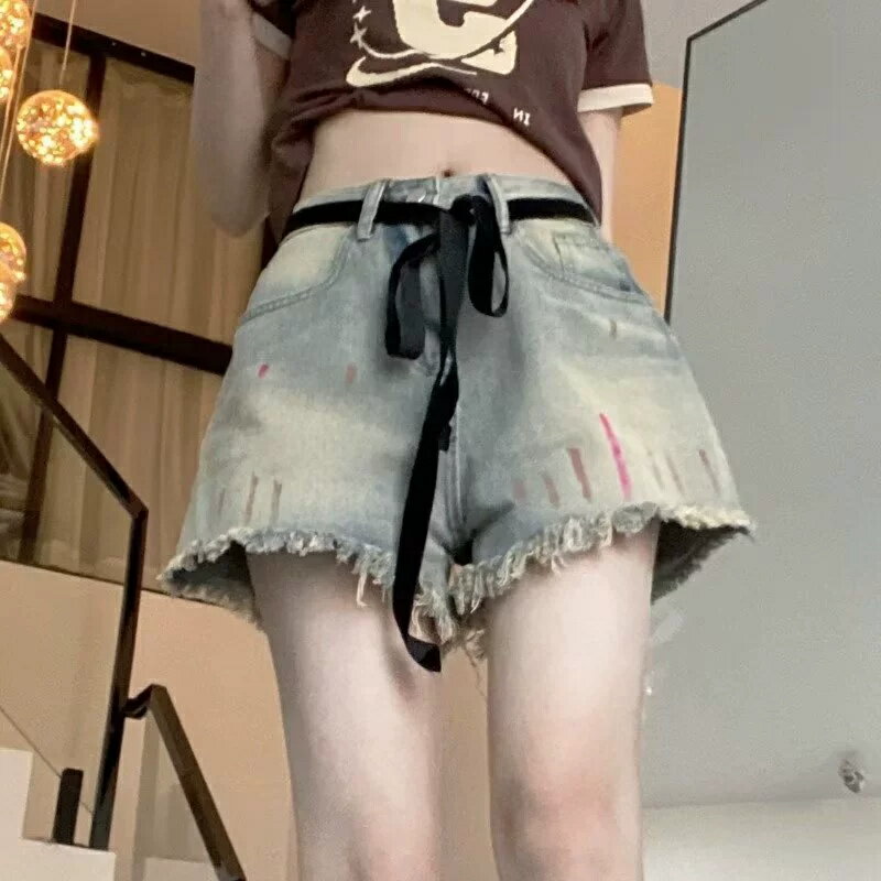 Rakuten - デニム ショートパンツ レディース ハイウエスト 切りっぱなし フリンジ ショーパン ワイド ジーパン カジュアル 春夏 ジーンズ 短パン aライン 着痩せ 脚長 美脚 体型カバー ヴィンテージ風 ペイント ボトムス レトロ 大人可愛い おしゃれ 涼しい