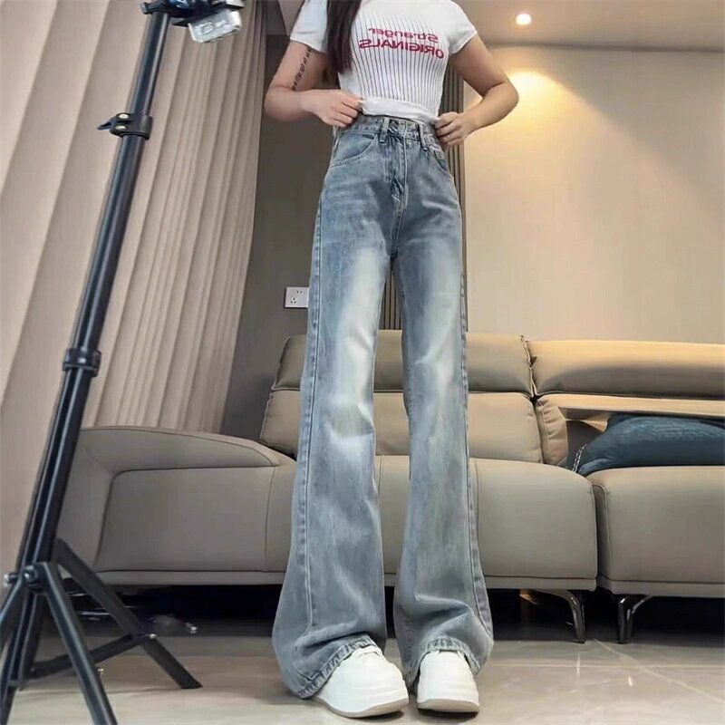 Rakuten - デニム パンツ ジーンズ ジーパン レディース ハイウエスト ブーツカット ベルボトム ストレート 裾広がり 脚長 美脚 着痩せ 細見え 体型カバー スタイルアップ ライトブルー ウォッシュ加工 淡色 カジュアル 秋冬春夏 20代 30代 40代