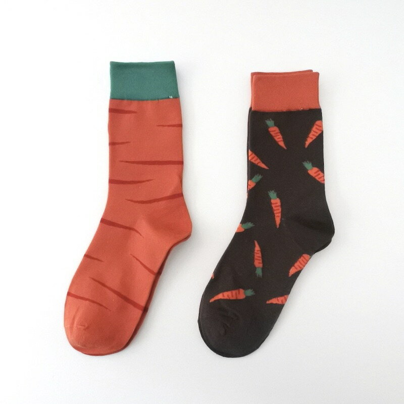 【IMPORT POP SOCKS】キャロット ソックス ニンジン柄 靴下 | レディース アシンメトリー 2足セット