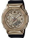 G-SHOCKの初代モデル“DW-5000C”にも採用された“八角形フォルム”を継承するGA-2100シリーズからメタル素材を採用したモデルです。GA-2100シリーズの中でも、どんなシーンにもフィットするよう小型化、薄型化に徹底的にこだわったGMA-S2100をベースにベゼルカバー部分に硬質なステンレス素材を採用し質感を向上。文字板に沿って円周上に入れたヘアライン加工により、ベゼルのIP加工の濃淡を表現しています。また、フラットな文字板にも蒸着処理を施し、スタイリッシュな印象に。更にインデックスにはミラー加工を施し華やかさをプラスしています。初代から受け継がれるコンセプトはそのままに、時計としてのクオリティを追求し外装や装着性の進化に磨きをかけたスタイリッシュモデルです。 ●20気圧防水 ●耐衝撃構造（ショックレジスト） ●針退避機能（針が液晶表示と重なって見づらいときは、針を液晶表示の上から一時的に退避させることができます） ●ワールドタイム：世界48都市（31タイムゾーン、サマータイム設定機能付き）＋UTC（協定世界時）の時刻表示 ●ストップウオッチ（1/100秒（1時間未満）/1秒（1時間以上）、24時間計、スプリット付き） ●タイマー（セット単位：1秒、最大セット：24時間、1秒単位で計測） ●時刻アラーム5本・時報 ●フルオートカレンダー ●12/24時間制表示切替 ●操作音ON/OFF切替機能 ●ダブルLEDライト：文字板用LEDライト（スーパーイルミネーター、残照機能、残照時間切替（1.5秒/3秒）付き）、LCD部用LEDバックライト（スーパーイルミネーター、残照機能、残照時間切替（1.5秒/3秒）付き） ●精度：平均月差±15秒 ●電池寿命：約3年 ●ケース・ベゼル材質：樹脂／ステンレス ●ケース：IP処理（SS部） ●ネオブライト ●無機ガラス ●樹脂バンド ●サイズ（H×W×D）／質量：45.9×40.4×11.0mm/55g