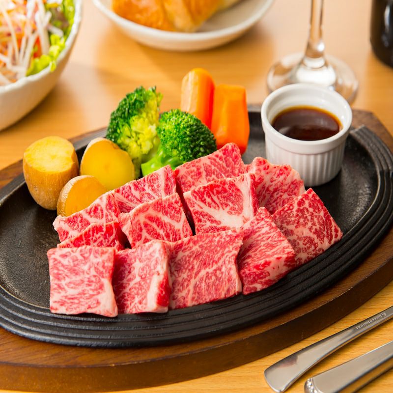 楽天スーパーSALE【三田和牛】ヒウチサイコロステーキ360g（3人前）【国産牛肉 卒業入学祝 A4ランク 和牛 黒毛和牛 ギフト 帰歳暮 御贈答 内祝い 御祝 出産祝 快気祝 お誕生日 霜降り肉】