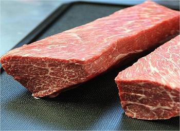 【三田和牛】赤身モモブロック500g【国産牛肉 卒業入学祝 和牛 a5ランク 黒毛和牛 ギフト 帰歳暮 御贈答 内祝い 御祝 出産祝 快気祝 お誕生日 赤身 ブロック】 2