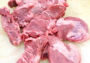 名称 豚肉 原材料名 十勝産コメカミ 内容量 1000g 加工元 有限会社有沢精肉店 保存温度 -18℃以下　冷凍お届け 賞味期限 ラベルに記載（お早めにお召し上がり下さい）新鮮な十勝産の豚カシラを現地凍結にてお届けします。 居酒屋さんの逸品メニューでお馴染みの部位ですが、提供する飲食店によって商品名が変わるので当店で販売するカシラやコメカミでは、あまりピンとこないかもしれません。 カシラは豚の頭の肉です。その中でも特に美味しいコメカミと呼ばれる部位だけを当店では販売させて頂いております。 肉質の特徴は、濃厚な旨味と食感です。 串物から焼き肉、揚げ物までアイデア次第でおいしい料理に変身いたします。 ※在庫処分中のため、安定在庫になりましたら最大で1,500円まで値段が上がります。 原材料：豚コメカミ／内容量：1000g