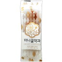 商品説明 韓国では祭祀に欠かせない、昔から愛されているお菓子です。 甘すぎることのない、どこか懐かしいお味をご賞味ください。 内容量 : 70g 原材料名 : 小麦粉、コーンシロップ、植物油脂、砂糖、はちみつ、食塩、シナモンパウダー/ソルビトール、乳化剤、膨脹剤、香料 栄養成分表示: エネルギー：313Kcal たんぱく質：4.9g 脂質：12.3g 炭水化物：45.7g 食塩相当量：0.2g 賞味期限 : 別途表記 保存方法 : [常温]直射日光、高温多湿を避けて、涼しい場所で保存してください。 実際の商品の外装デザインは画像と異なる場合があります。【注目キーワード】 韓国食品韓国海苔味付け海苔韓国料理韓国お菓子