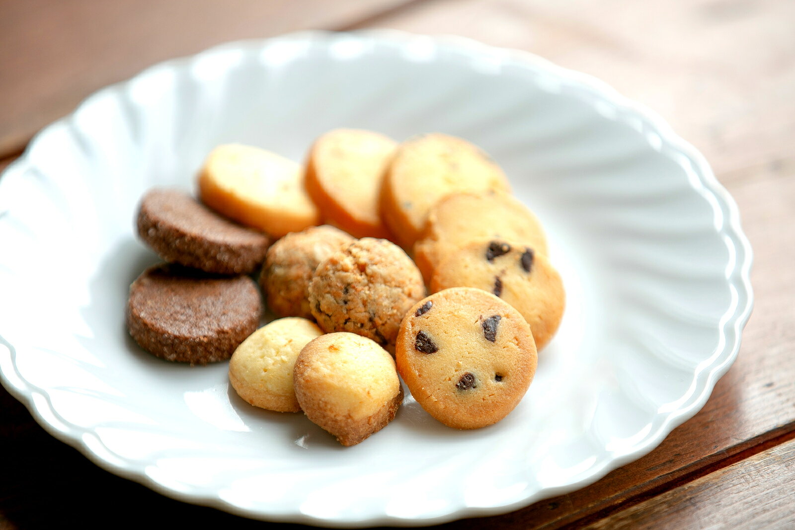 いろんな種類が食べられてお得な手作りクッキー詰め合わせ(9種類10袋)。上質な材料をふんだんに…(4,200円