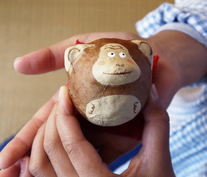 起き上がりこぼし 張り子 和紙 干支飾り 猿 申年 座布団 置物 オブジェ 干支飾り 縁起物 日本製 かわいい ギフト|起き上がりこぼし さる
