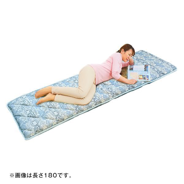 ふかふかお布団みたいで快適！ふかふかお布団みたいで快適！厚さ約8cmでボリュームたっぷり！底つき感なし！【中わたたっぷりで底つき軽減】側地、ポリエステルわた、固わたの三層構造。●ゆったり使えるワイドタイプ●両面同柄●圧縮梱包スペック●(約)／＜長さ120＞幅60×厚さ6cm、1.7kg(詰め物1.4kg)、＜長さ180＞幅60×厚さ6cm、2.6kg(詰め物2.1kg)、＜ワイド長さ180＞幅80×厚さ8cm、3.1kg(詰め物2.4kg)●＜側地＞ポリエステル100％、＜詰め物＞ポリエステルわた・ポリエステル固わた●日本製送料880円（大型商品のため、送料は別途頂きます）注意事項※側地サイズでの表記のため、製品サイズは詰め物の膨らみ分短くなります。※発送時に圧縮加工を施しております。開封後の交換・返品はお受けしておりません。20057