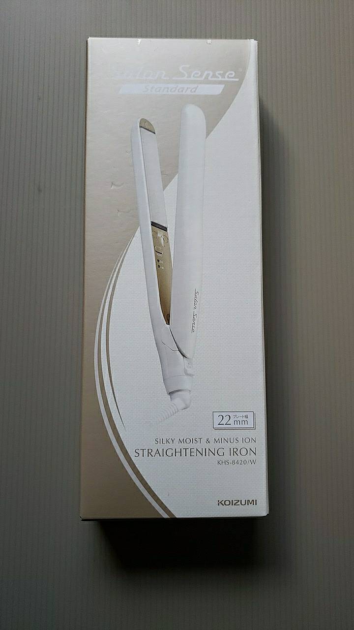 乐天商城 - コイズミ ヘアアイロン ストレート マイナスイオン サロンセンス スタンダード シルキーモイスト 22mm幅プレート 海外対応 2段階温度調節 ホワイト KHS-8420/W