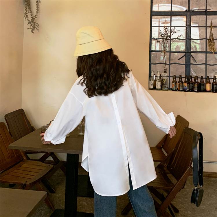 【P2倍&クーポン有】ブラウス 白シャツトップス ロング丈レディース 春 秋 お尻カバー 長袖 Vネック 襟付き ストレート バックスリット 羽織り 前開き オーバーサイズ 透け感 ホワイト 無地 S M L 薄手 体型カバー スニーカーコーデ 日常使い 冷房対策 日差し対策