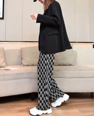 【P2倍&クーポン有】総柄 ハイウエスト ウエストゴム 2XL ボトムス パンツ レディース リラックスパンツ ストレート 個性的 春 夏 秋 冬 オールシーズン ロング丈 お尻カバー ストレート Iライン スマート すっきり 立体的 ツヤ感 ブラック 黒 ホワイト 白 柄あり