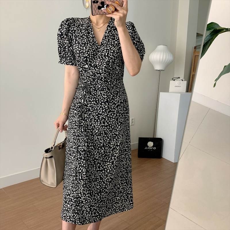 【P2倍&クーポン有】ワンピース レディース 春 夏 ミモレ丈 半袖 ボリューム袖 パフスリーブ Vネック カシュクール セミフレア Aライン リボン ボタン ...