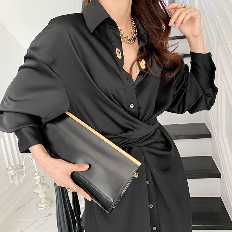 【P2倍&クーポン有】Vネック 長袖 シャツワンピース ワンピース レディース 個性的 春 秋 ひざ下 ミモレ丈 お尻カバー 二の腕カバー 襟付き スリム タイ...