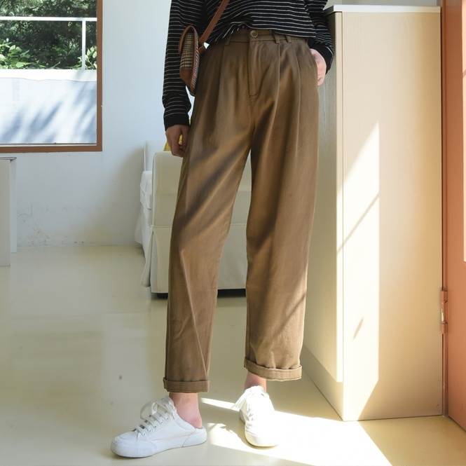 【P2倍&クーポン有】ボトムス パンツ レディース ストレート タック 春 夏 秋 冬 オールシーズン アンクル丈 フルレングス ストレート タック入り ハイウエスト ボタン カラバリあり ベージュ ブラウン 秋カラー 春カラー アースカラー 無地 サイズ豊富 S M L XLのサムネイル