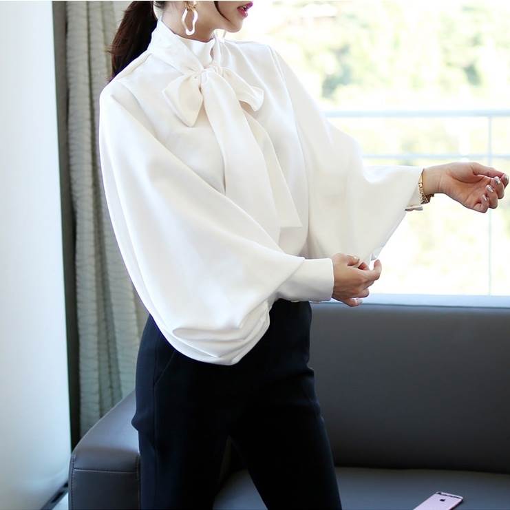 【P3倍&クーポン有】シフォン ボリューム袖 ブラウス トップス レディース 個性的 春 夏 秋 冬 オールシーズン 普通丈トップス 長袖 萌袖 ハイネック リボン ふわふわ ツヤ感 カラバリあり ホワイト グリーン ネイビー 無地 サイズ豊富 S M L XL オフィス パーティーのサムネイル