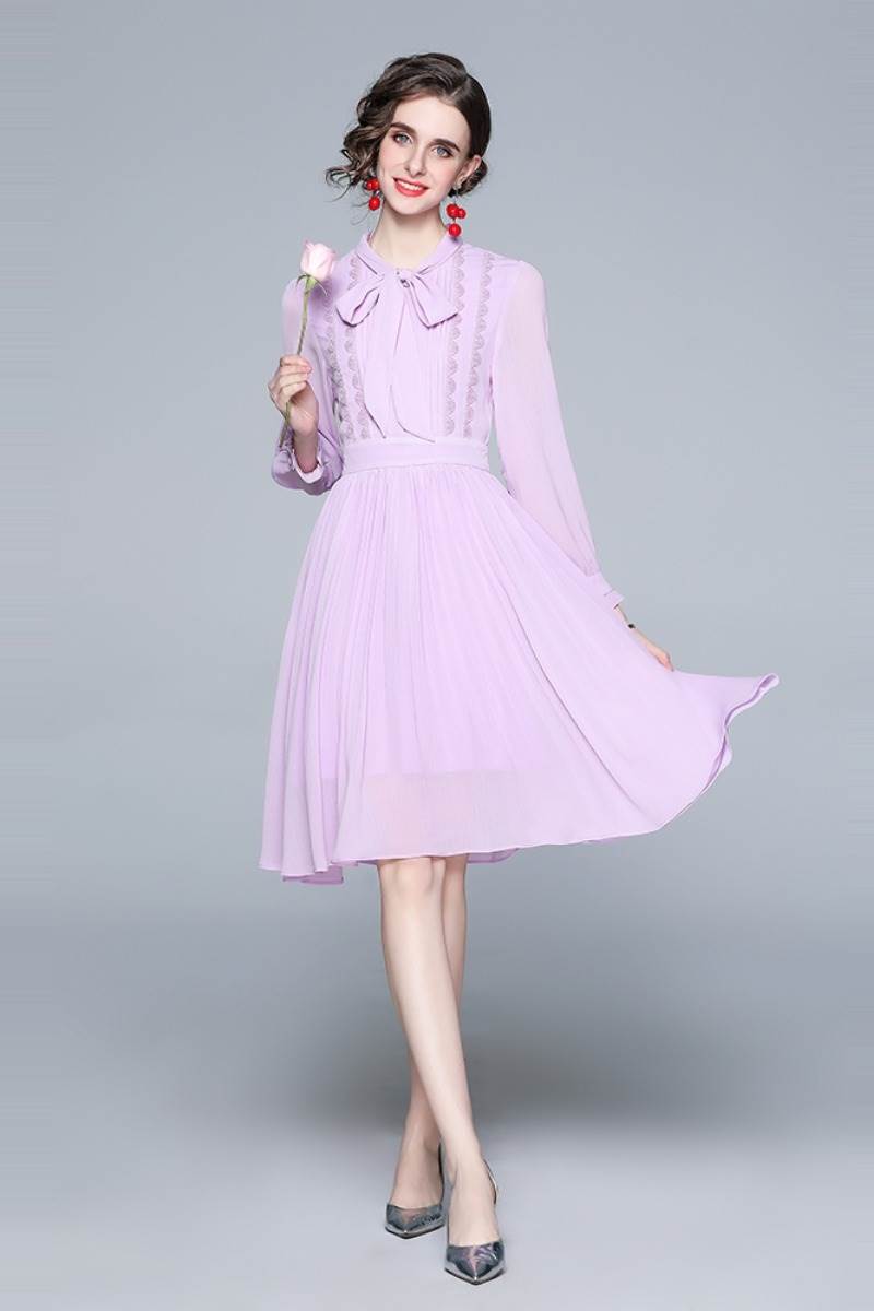 【P2倍&クーポン有】ボウタイリボン フレア 透け感 立体的 ワンピース レディース プリーツスカート ワンピドレス フレアワンピース 個性的 春 秋 冬 ひざ丈 お尻カバー 長袖 二の腕カバー Vネック 切り替えデザイン ハイウエスト リボン ウエスト ハリ感 ピンク